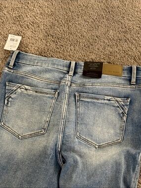 Buckle Light Blue Skinny Jeans